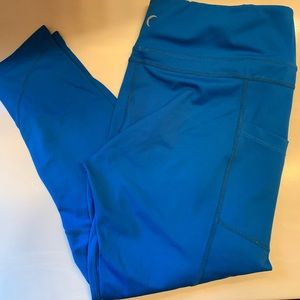 Zyia light n tight with pockets
